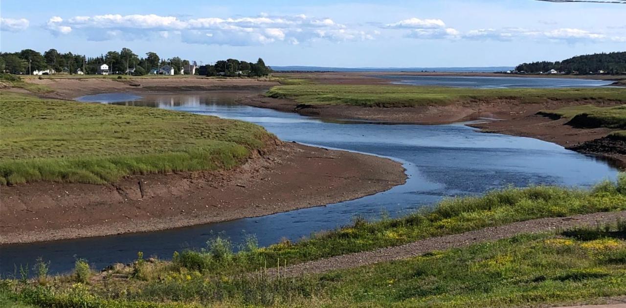 Pleasant Street Inn Parrsboro Bagian luar foto