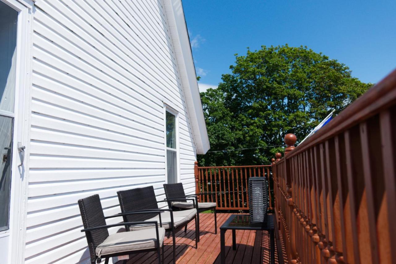 Pleasant Street Inn Parrsboro Bagian luar foto