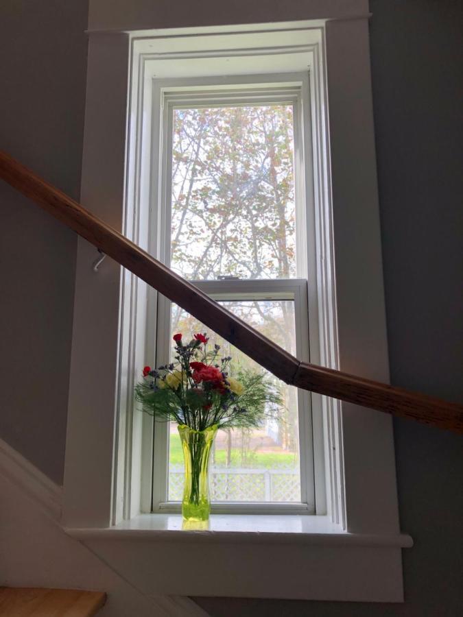Pleasant Street Inn Parrsboro Bagian luar foto