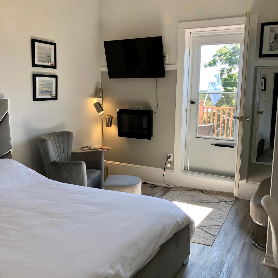 Pleasant Street Inn Parrsboro Bagian luar foto