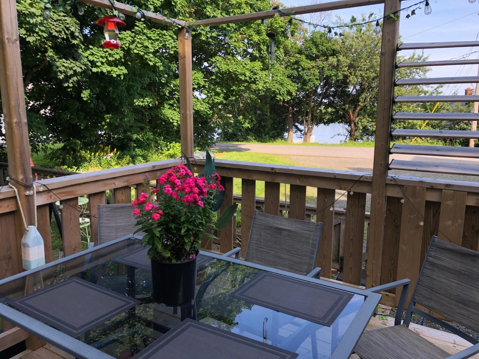 Pleasant Street Inn Parrsboro Bagian luar foto
