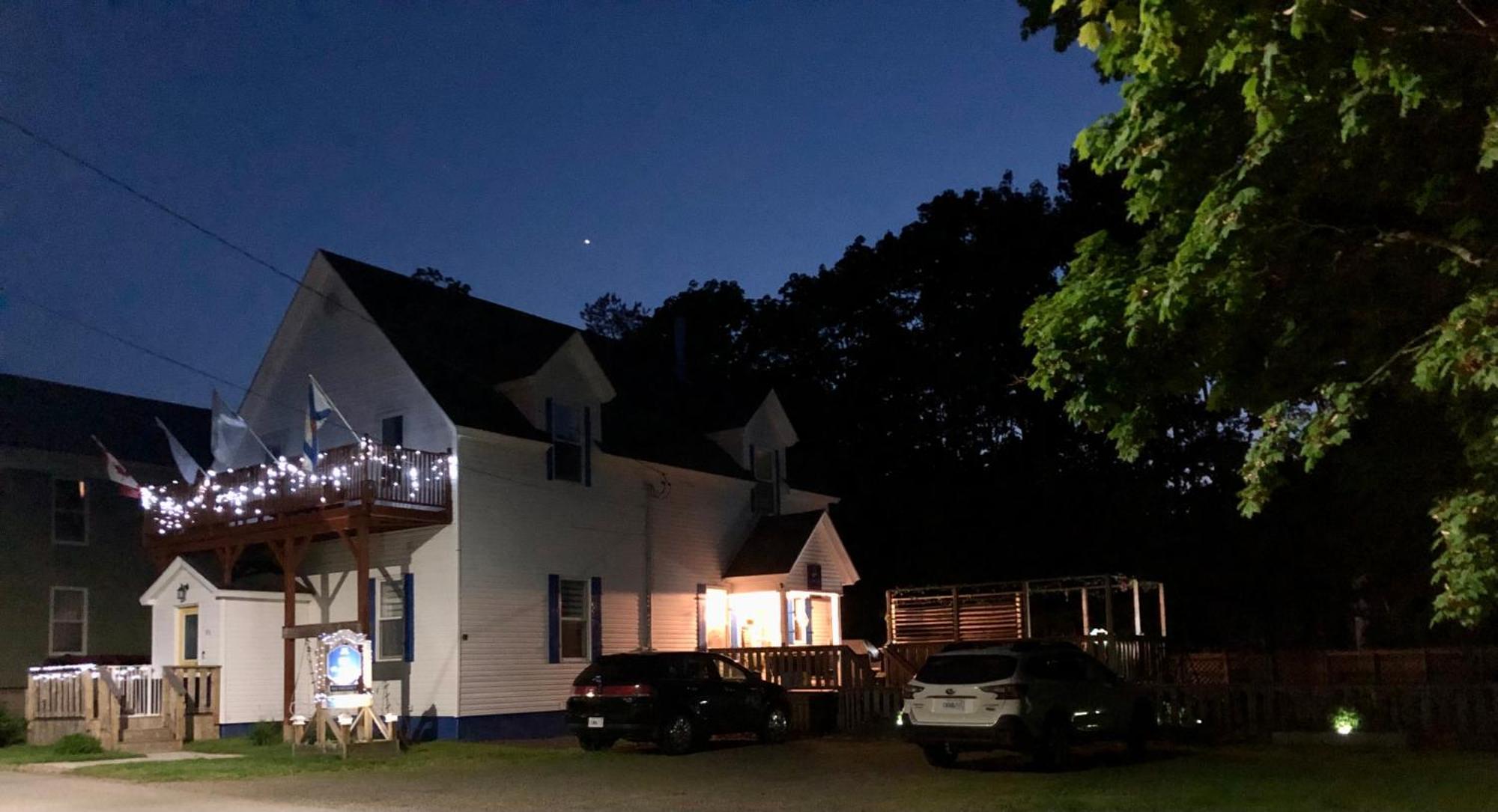 Pleasant Street Inn Parrsboro Bagian luar foto