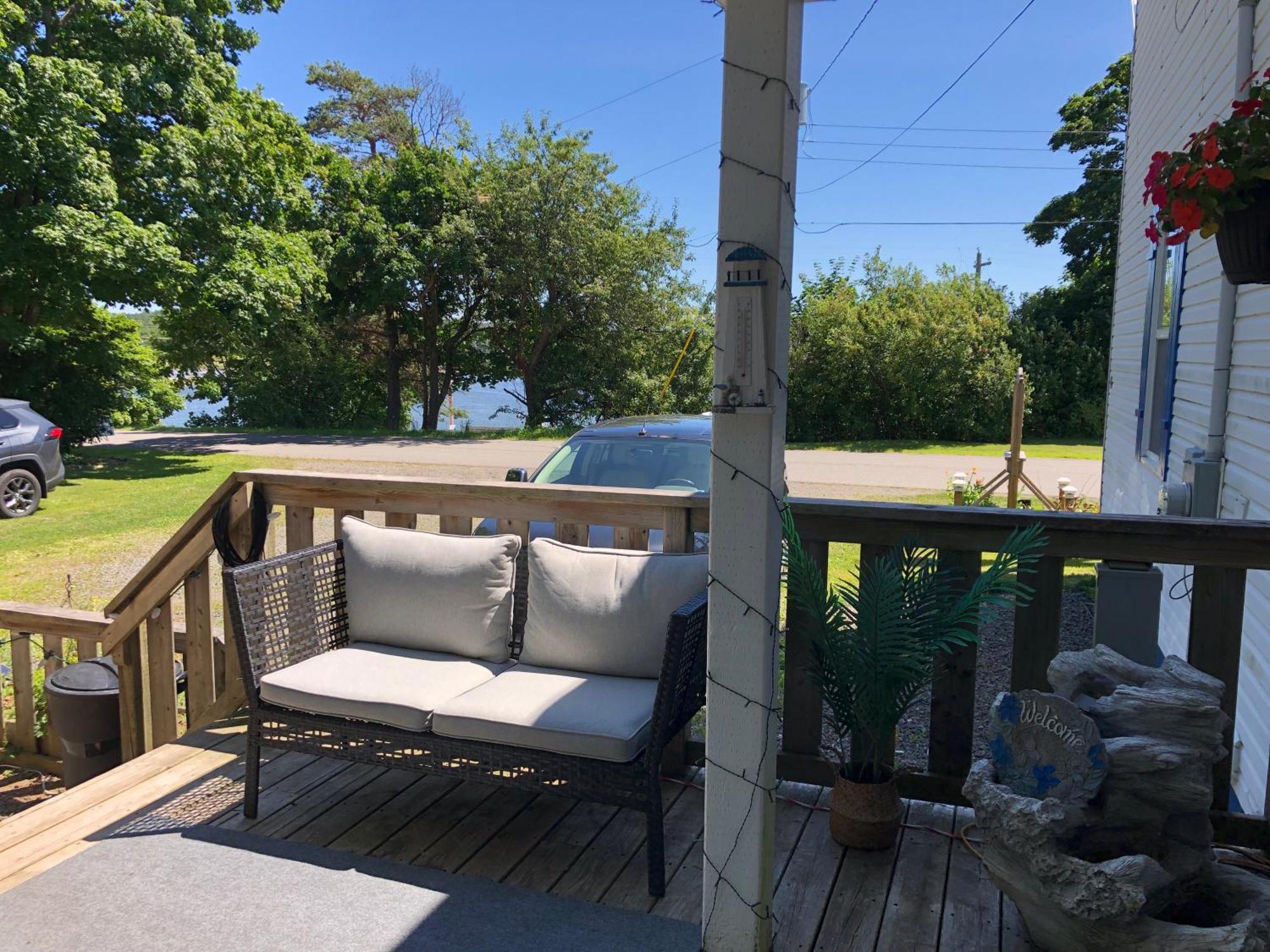 Pleasant Street Inn Parrsboro Bagian luar foto