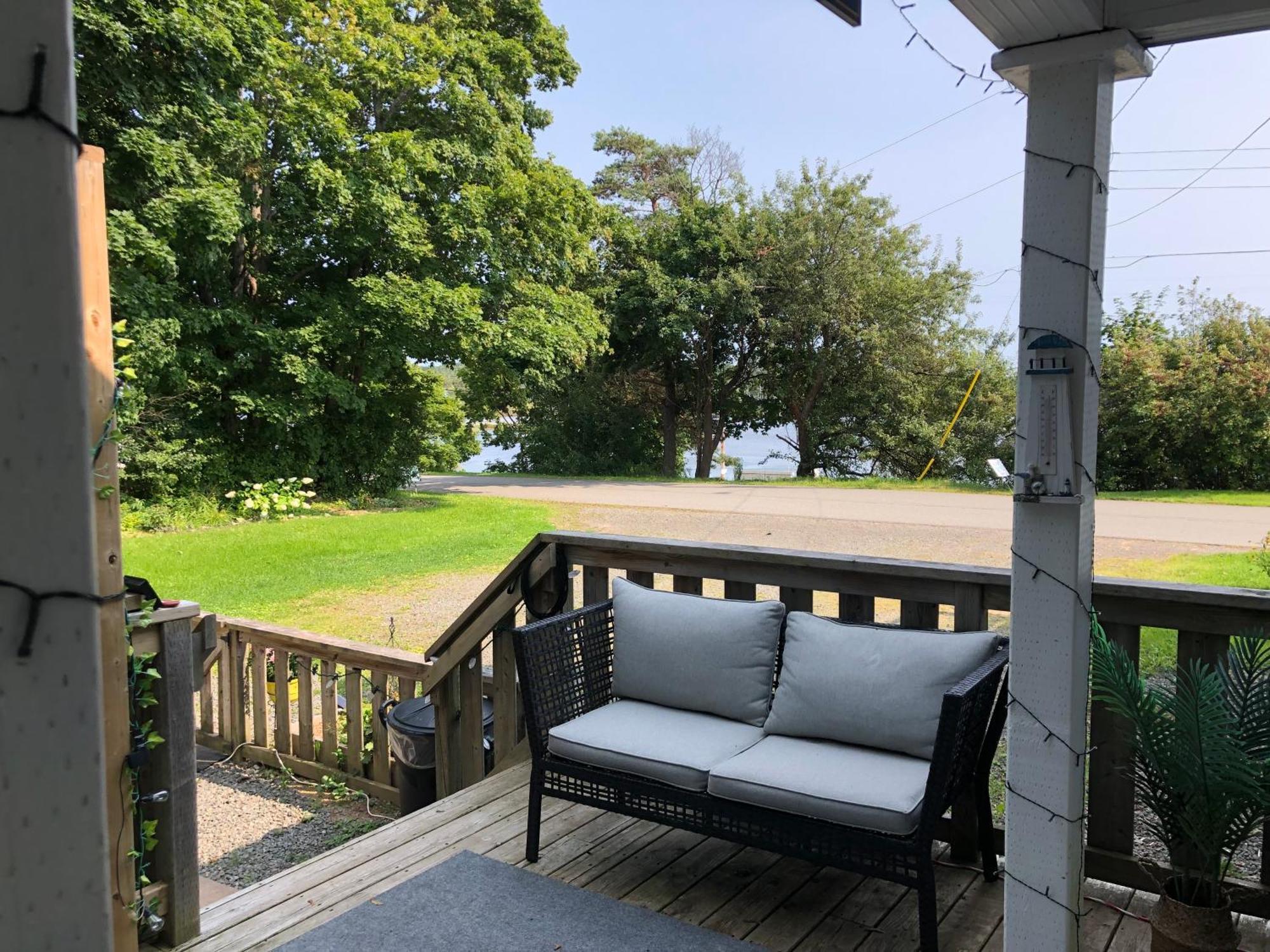 Pleasant Street Inn Parrsboro Bagian luar foto
